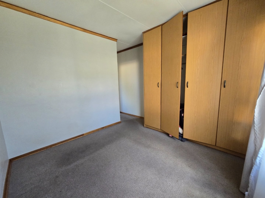 2 Bedroom Property for Sale in Langenhovenpark Free State